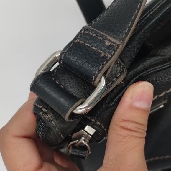 Tignanello Crossbody Bag Purse black soft leather 3 compartments  adj strap - Picture 9 of 12